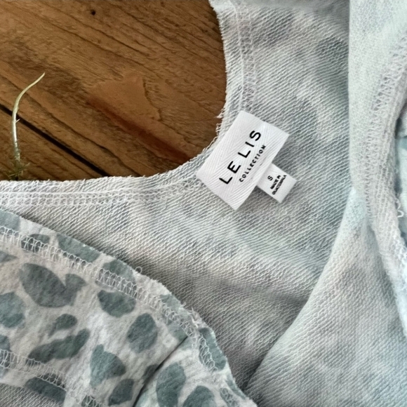 🚨wanted🚨 Le Lis Romper size Small - Picture 2 of 2